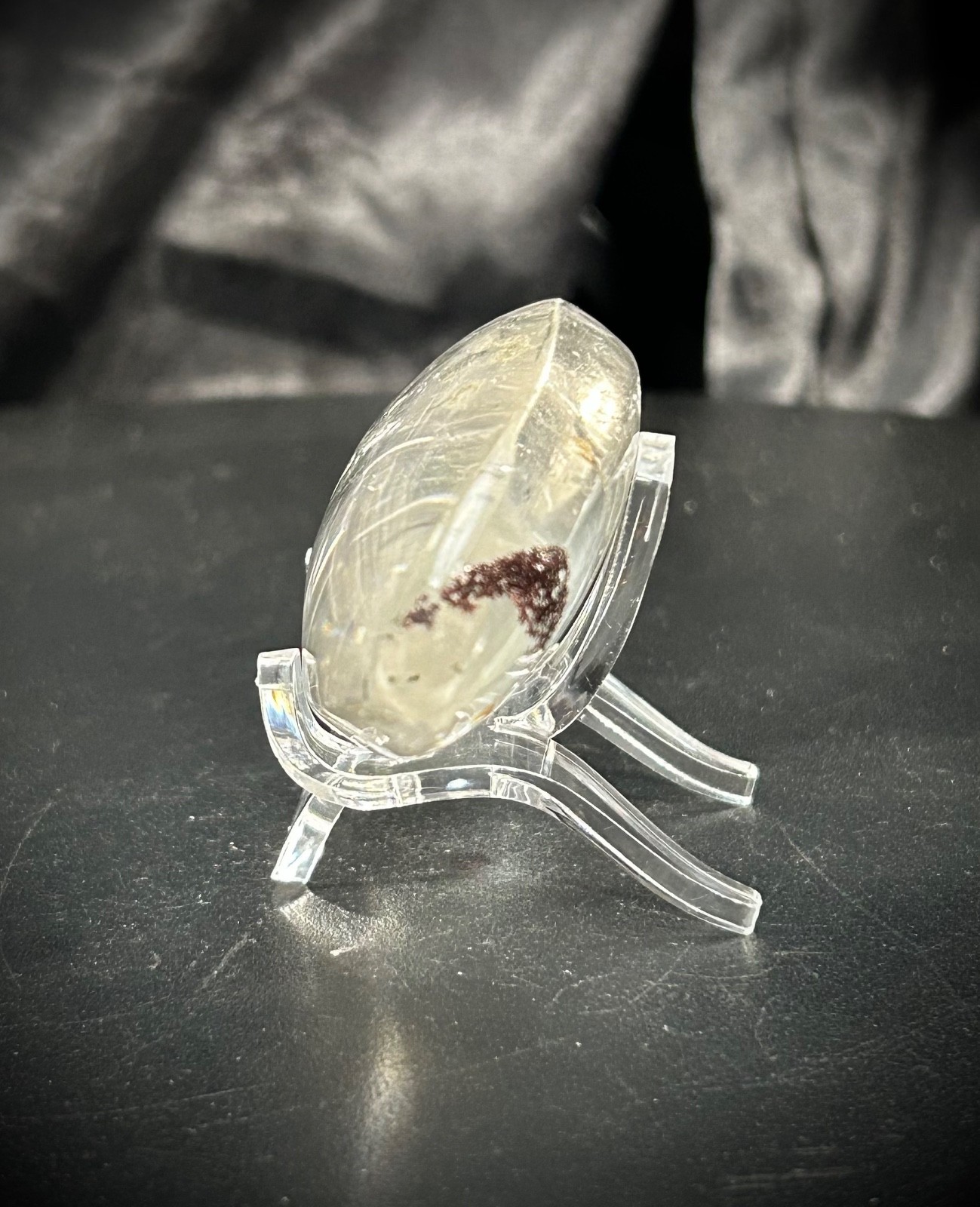 3″ High Clarity Garden Quartz Freeform With Acrylic Stand 2.3oz
