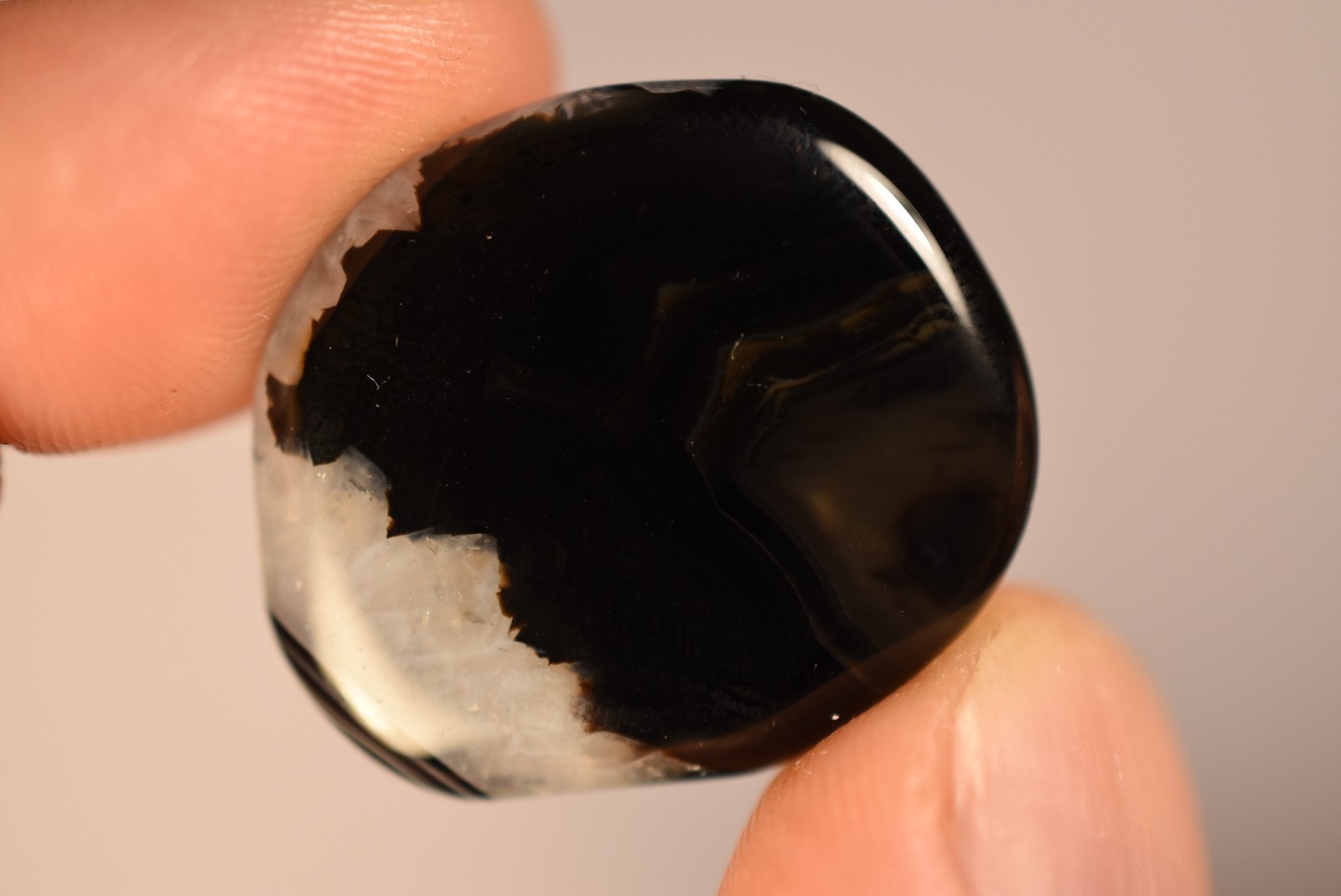 3 *BLACK AGATE* & Quartz Flat Stones 2-3cm 24.8g Natural Banded Worry Palm