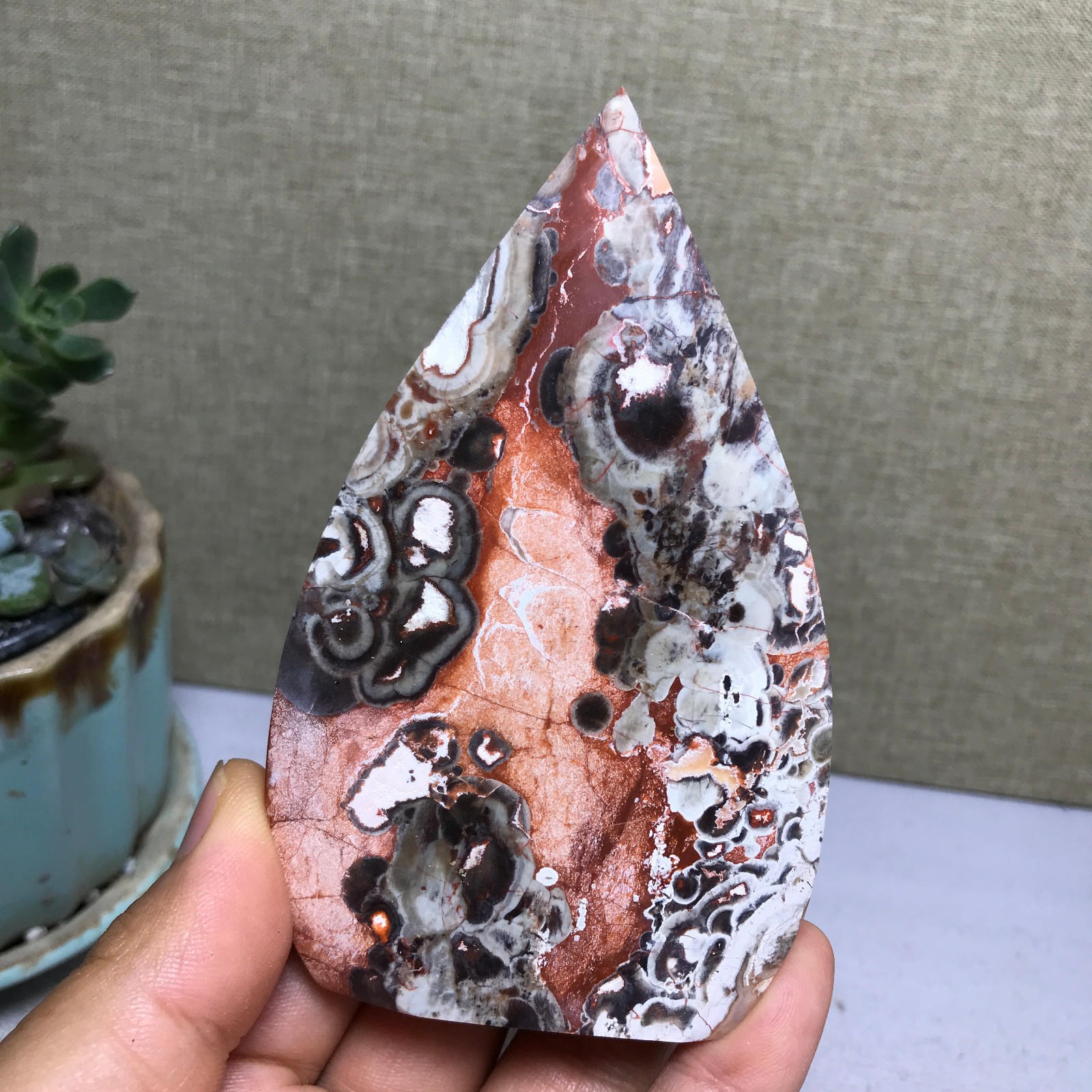Natural Indonesian Bloodstone agate point leaf Crystal specimens 137g A5146