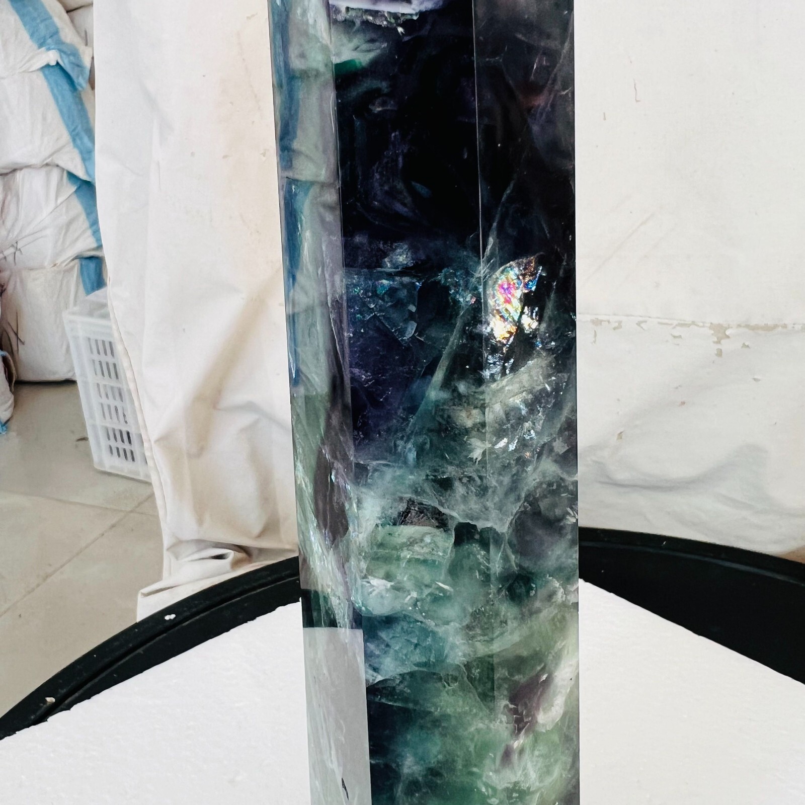 2.64LB Polishing and healing of natural colored fluorite crystal tower 1200g