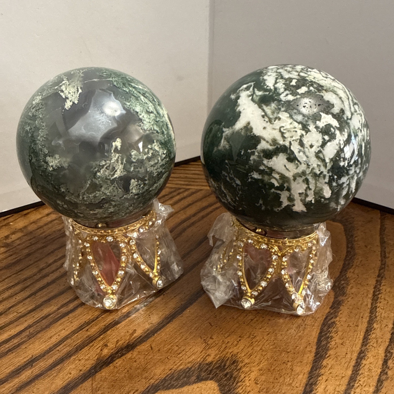 Mixed Materials Agate Sphere Lot With Stands