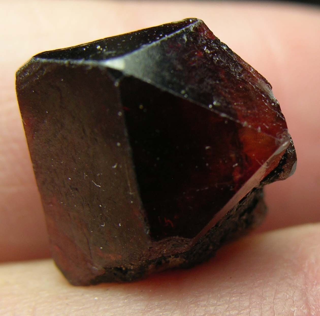 #32 Afghanistan 27.0ct Natural Octagonal Brownish Red Zircon Specimen 5.35g 14mm