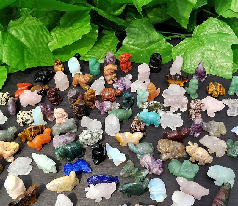 100pcs Wholesale Mix Natural Quartz Crystal Animal Carved Crystal Skull Healing