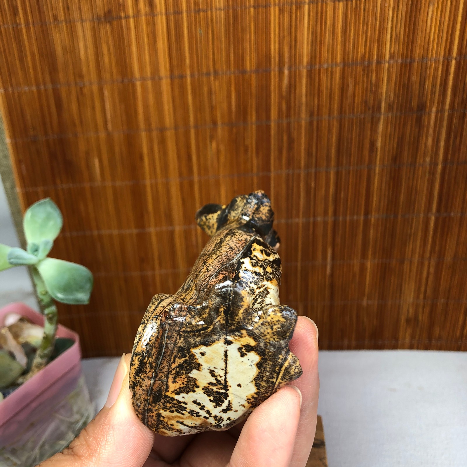 Rare Natural Traditional Chinese Painting Hand Carving Animal Model 133g g8394