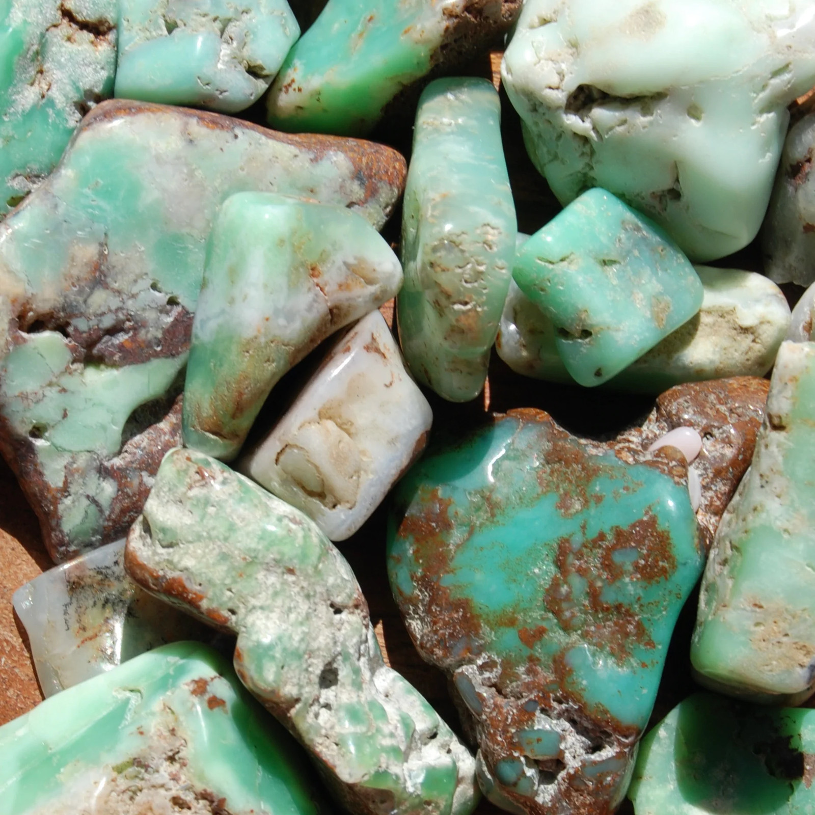 ONE Chrysoprase Crystal Tumbled Stone, Australia