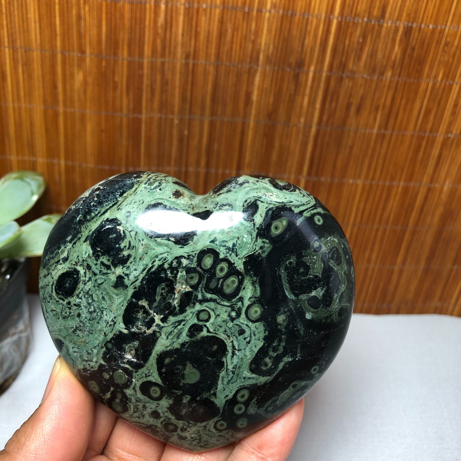 Top Natural Green Kambaba jasper quartz crystal Heart shaped healing 313g g7935