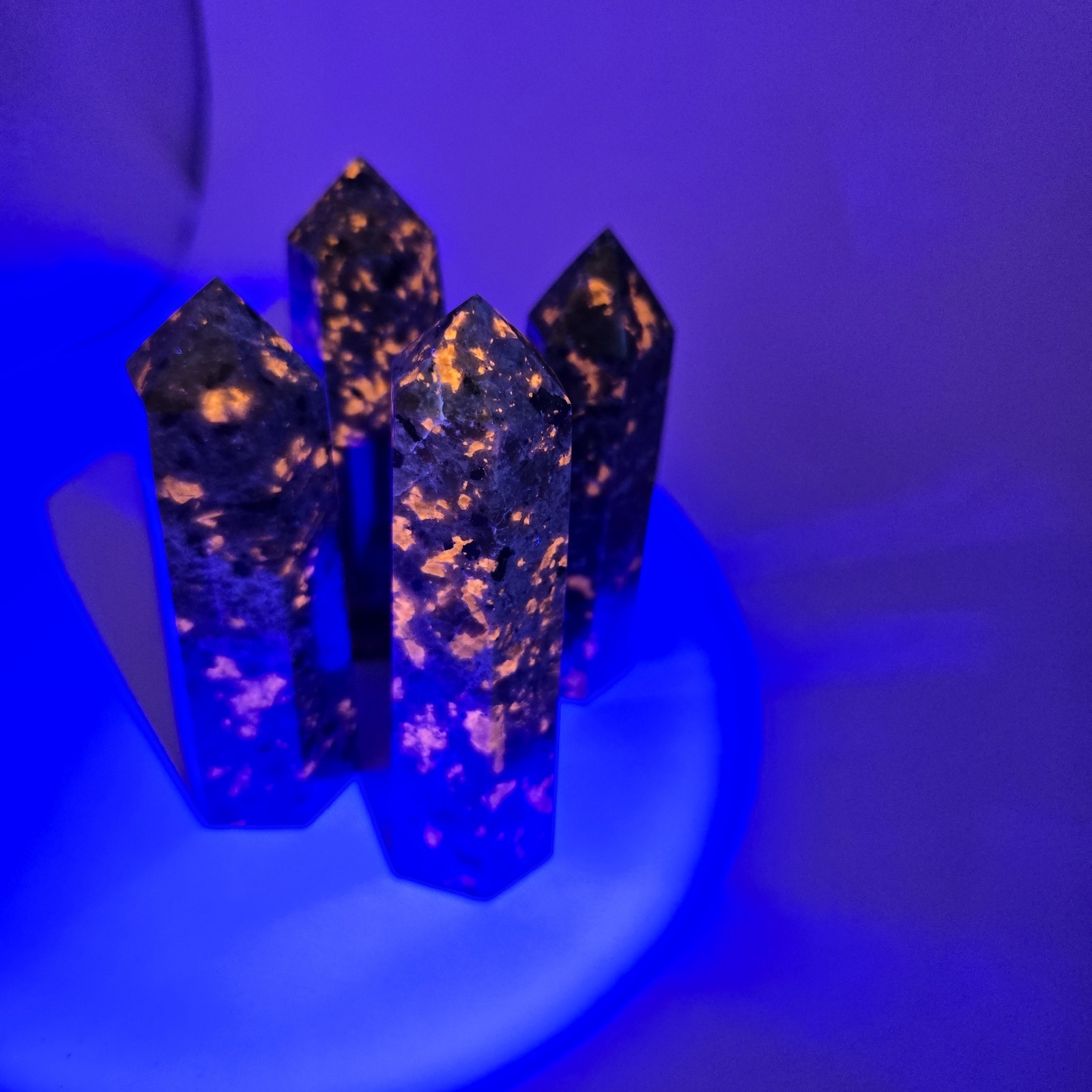 Yooperlite Tower UV-Reactive Reiki Stone Glow Dark Decor Gift Ignite Vitality