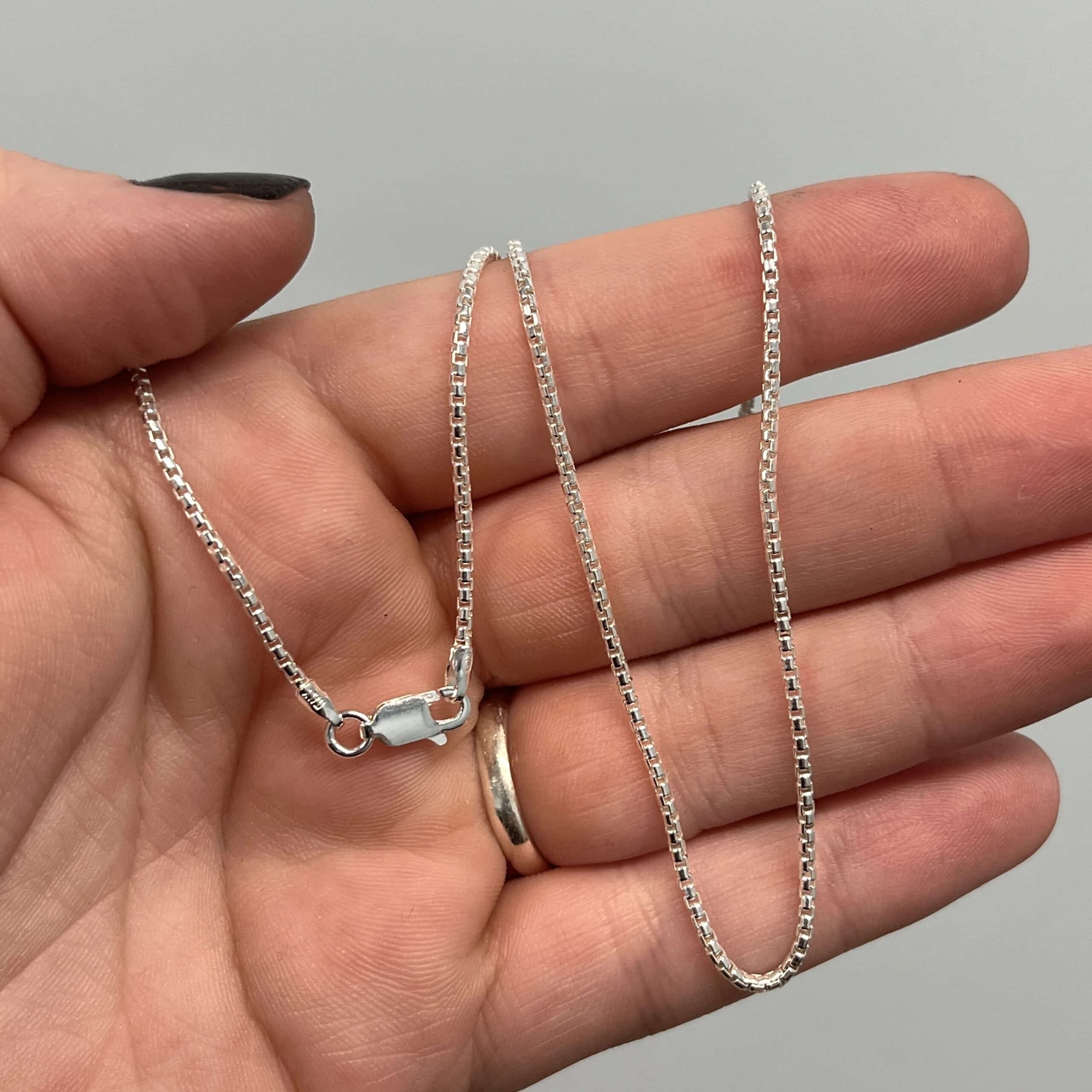 Chain (Sterling) 18″ Rounded Box chain (1.55mm) necklace for pendant