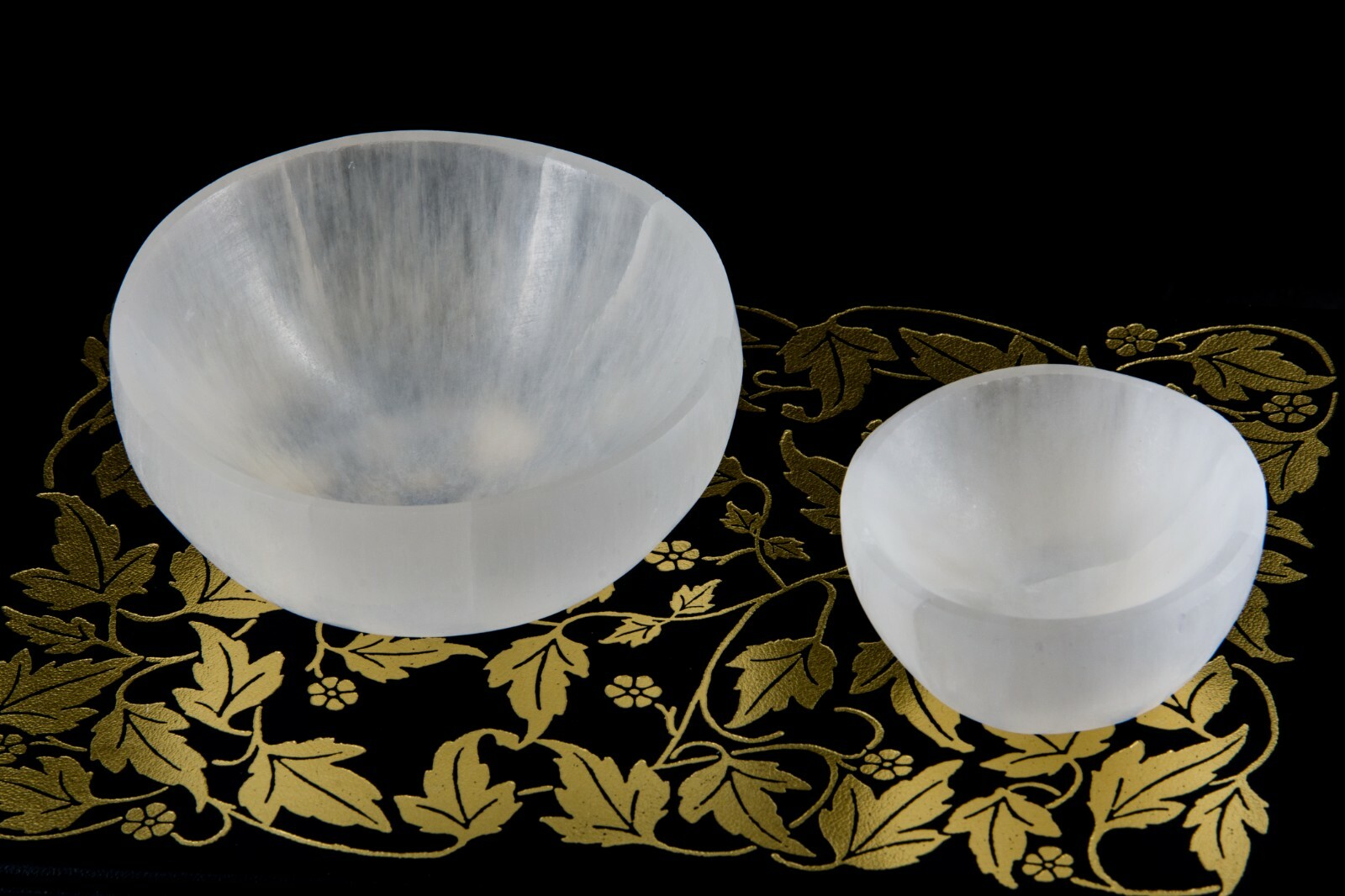 Selenite Bowl Crystal Carving (8cm, 10cm, 14cm diameter) – Home Decor, Healing