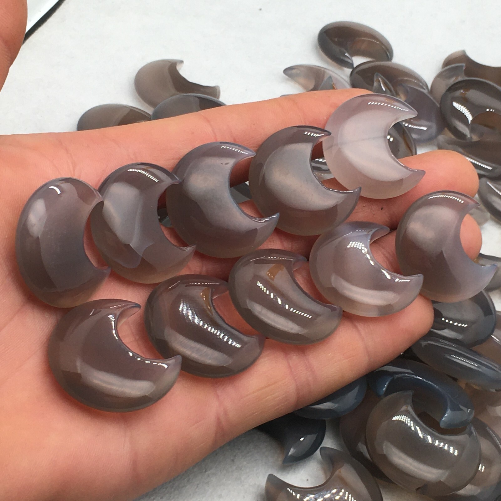 10pc Natural gray agate Quartz hand Carved moon crystal Reiki healing