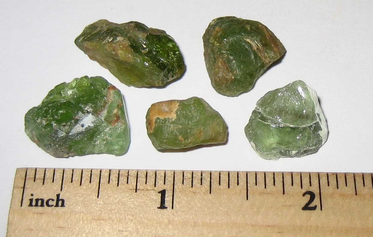 5 SMALL NATURAL ROUGH .5″-.7″ PERIDOT CRYSTALS FROM HUNZA, PAKISTAN ~ 14.6g *1