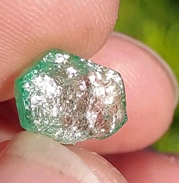 GLOWING EMERALD DOUBLE TERMINATED FROM MUZO MINE, COLOMBIA