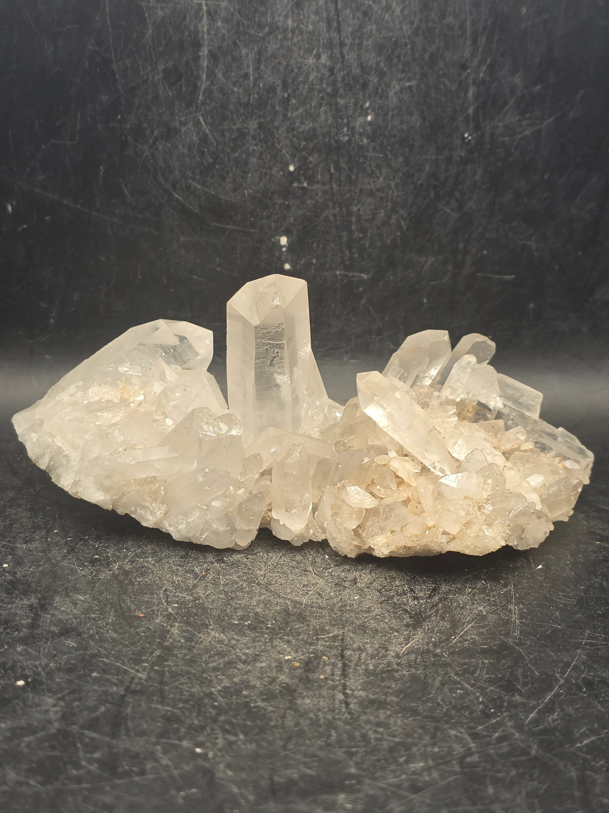 Clear quartz cluster! 7.7 ounces, 4.8 inches long, 2.5″ wide