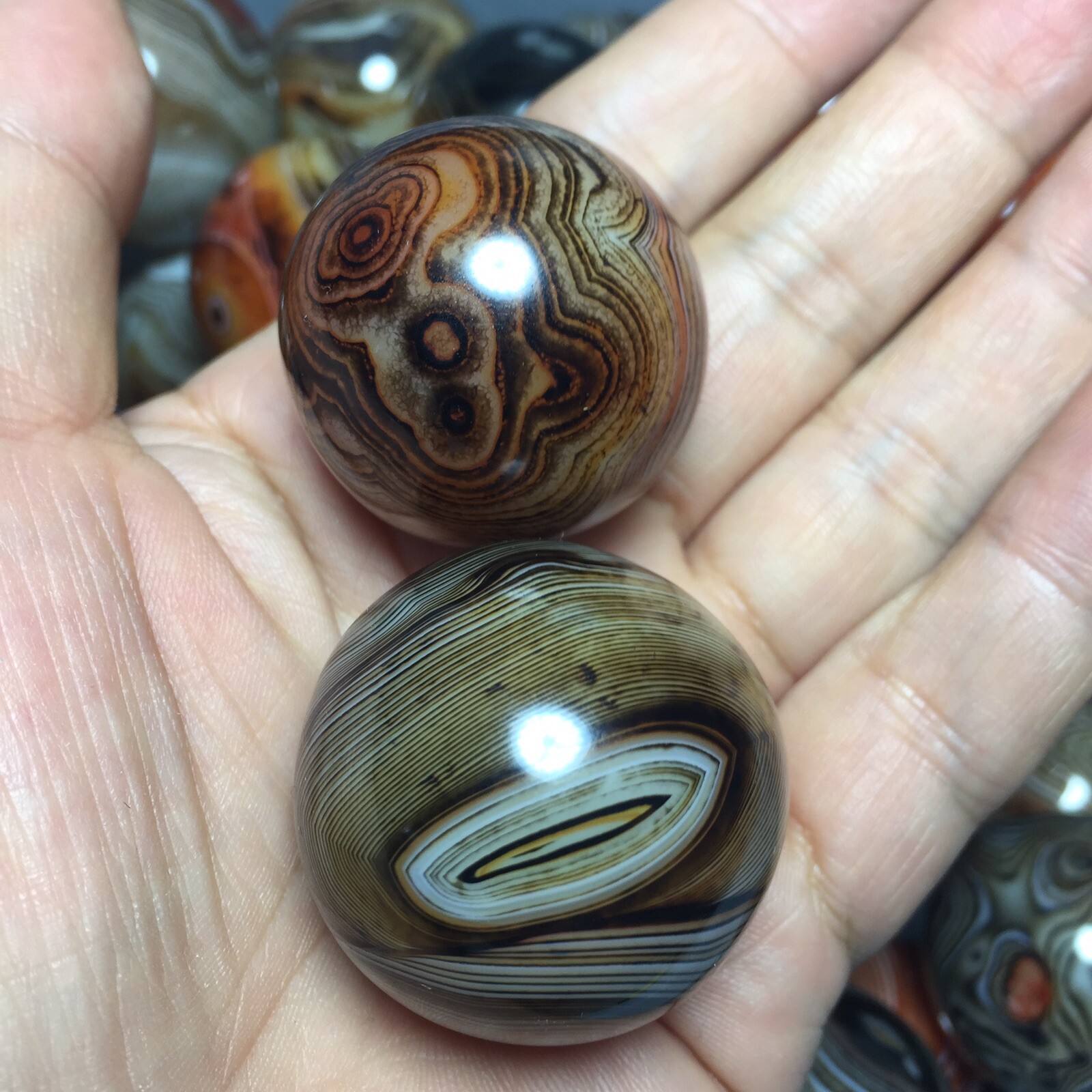 30+g 1pcs Madagascar Crazy Lace Silk Ribbon agate rolling ball pendulum article
