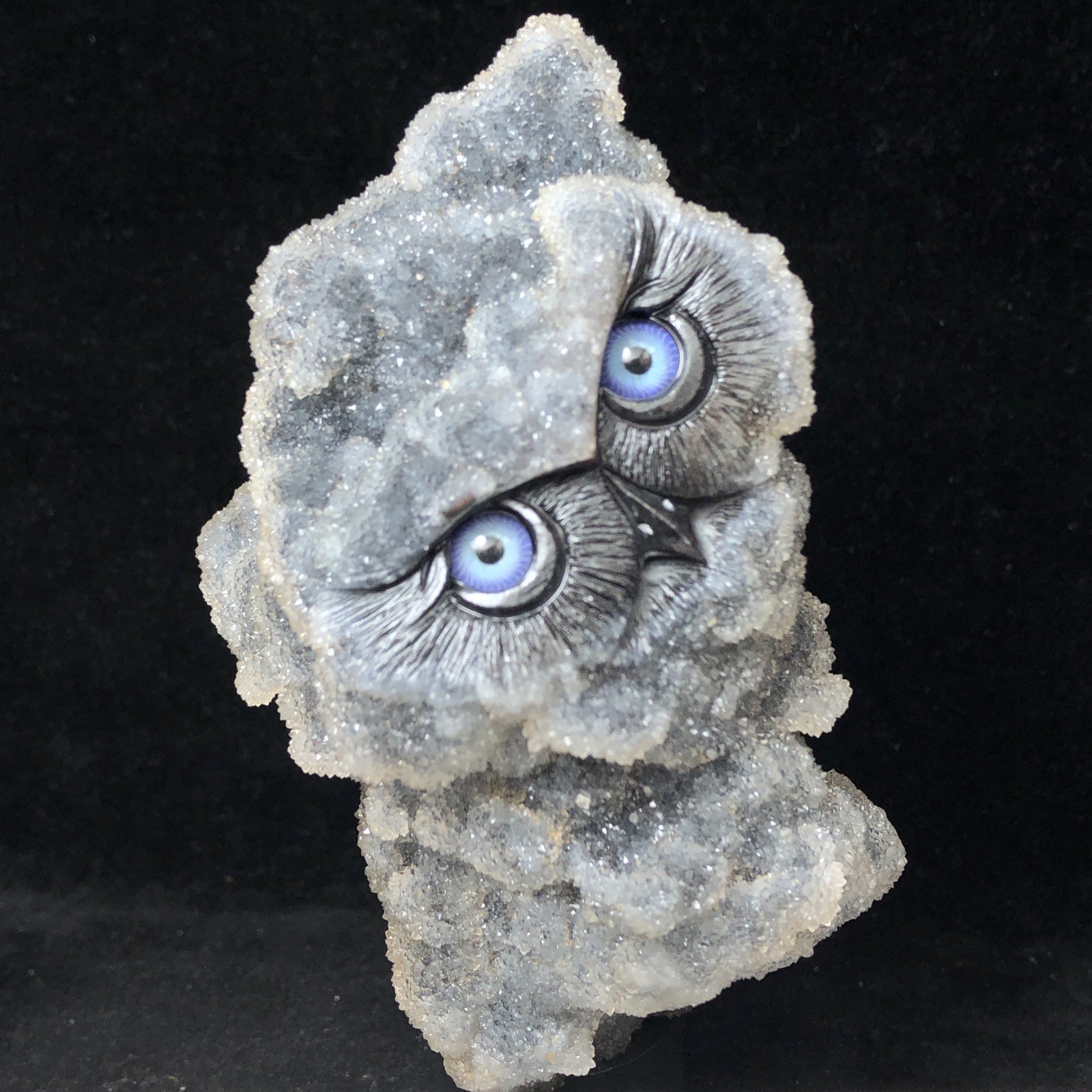 NATURAL CRYSTAL CLUSTER QUARTZ MINERAL STANDARD SPHALERITE PURE HAND CARVED OWL.