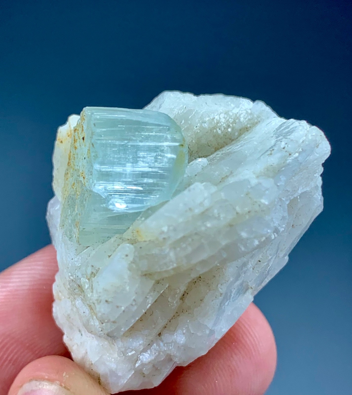 102 Carat Beautiful Top Quality Aquamarine Crystal From Skardu Pakistan.