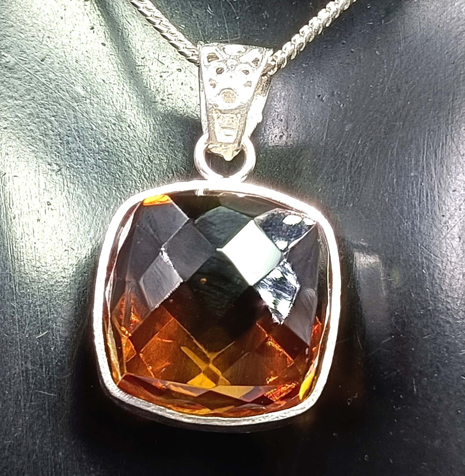 Natural Alexandrite Color Change 72.35 Ct 925 Solid Silver Pendant IGL Gems 5JST
