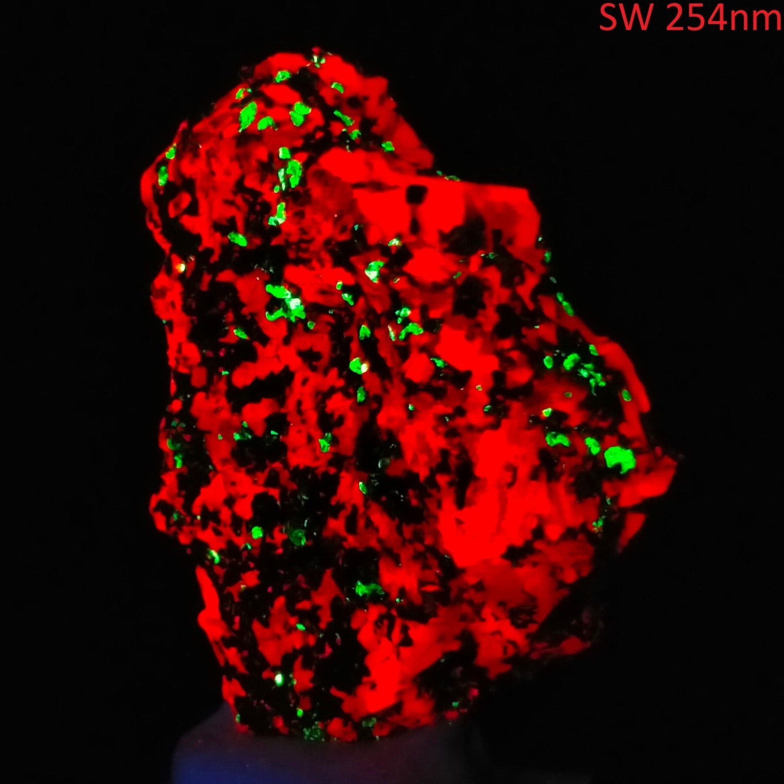 Willemite Calcite fluorescent short wave glowing specimen Franklin US 0.28kg