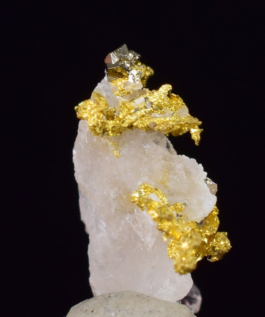 0.6cm UNIQUE NATIVE GOLD INCAS PYRITE PERU QUARTZ THUMBNAIL CRYSTAL LB125