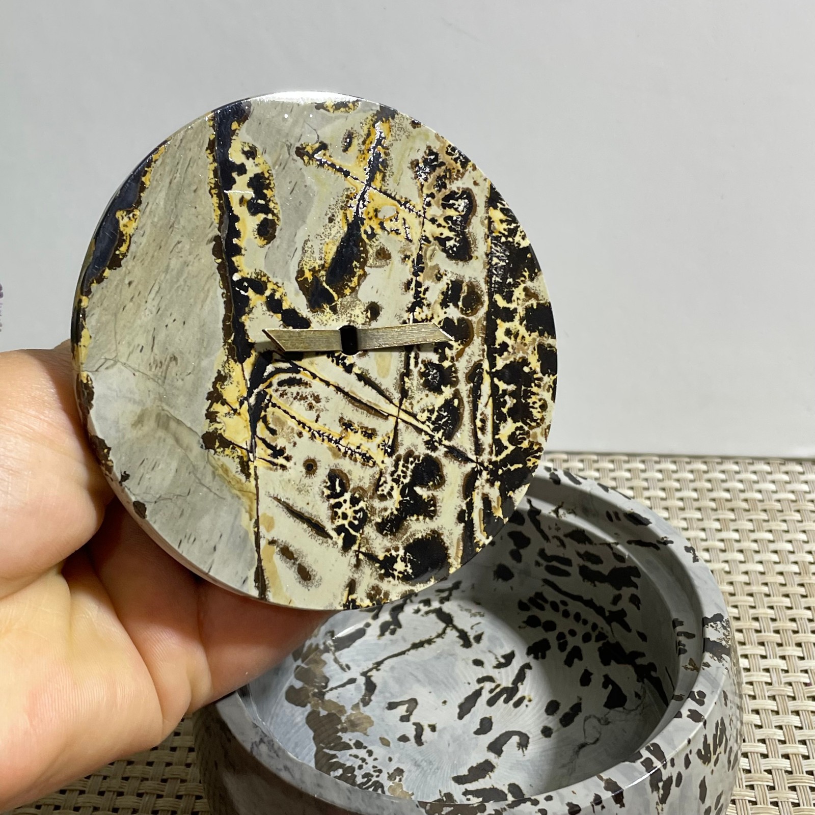 572g Natural Picture Jasper Jar Crystal Reiki Carving Decor Quartz Gift