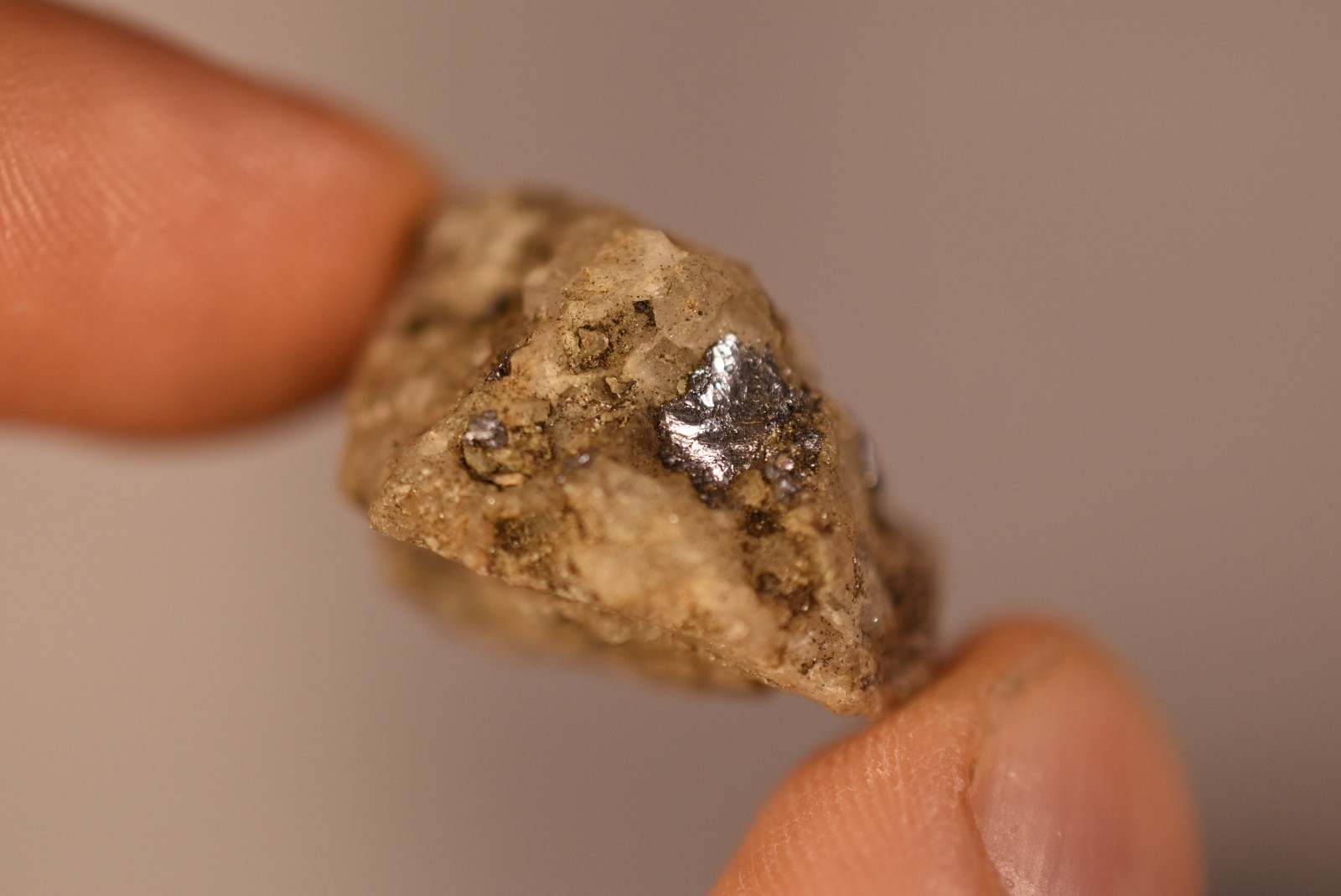 3 *AUSTRALIAN MOLYBDENITE* Specimens 2-4cm 37.5g In Matrix Kingsgate NSW