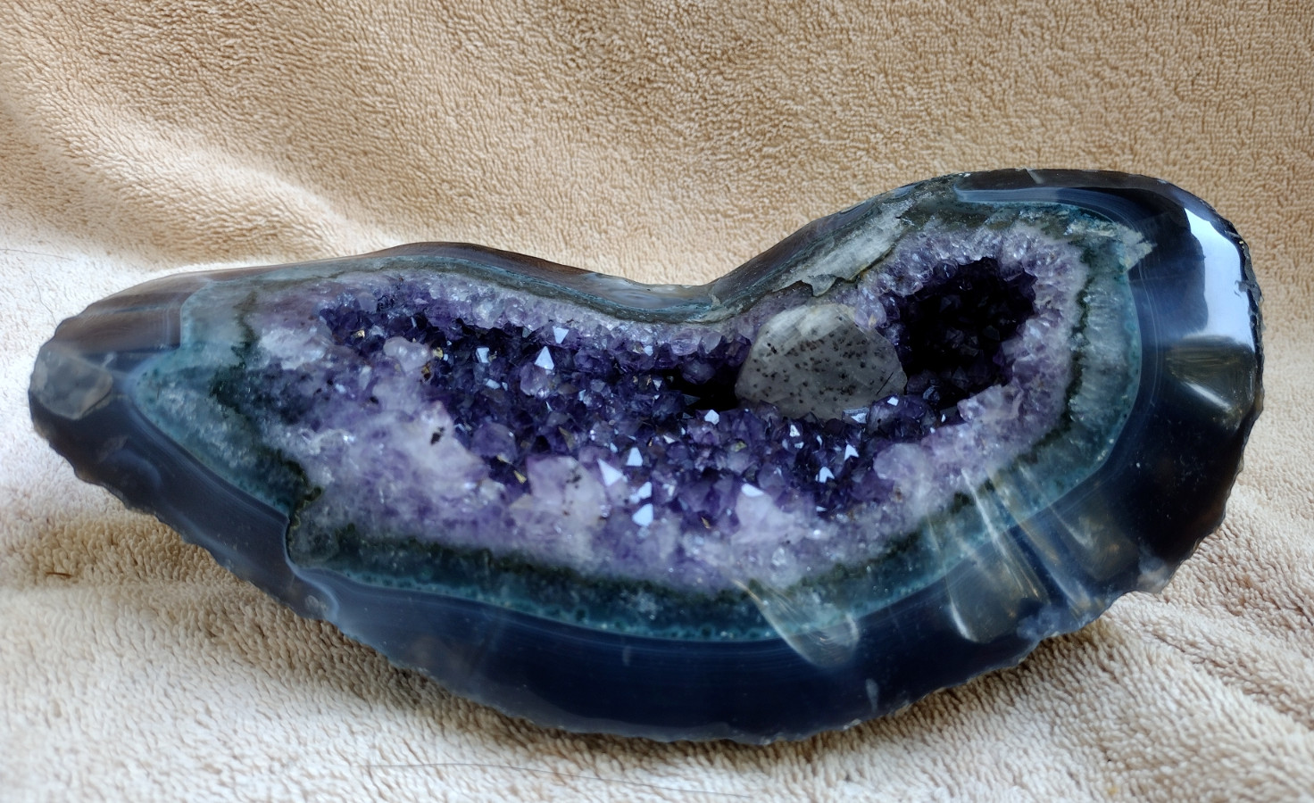 Amethyst Geode Polished Agate Edge Amethyst w/ Calcite 4lb-13.4oz / 8.5″ Crystal