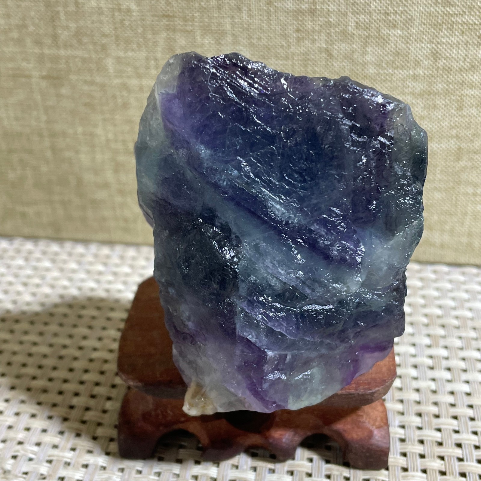 283g beautiful Rainbow Fluorite Rough stone specimens cure