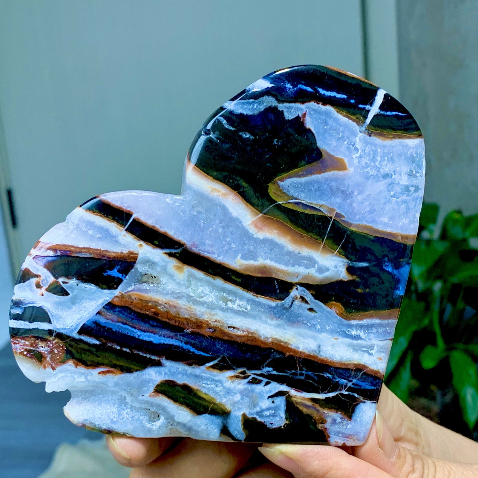 289G Natural black/brown Stripe agate heart-shaped Crystal mineral