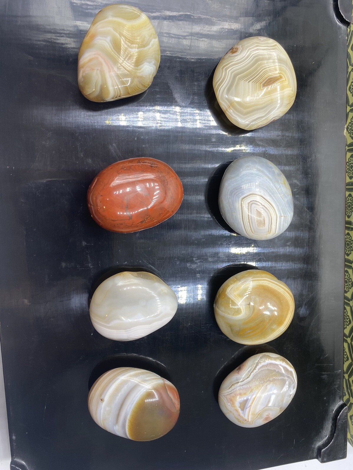 Yuhua Rainflower Agate Stones Set Nanjing China Polished Banded Agates in Box