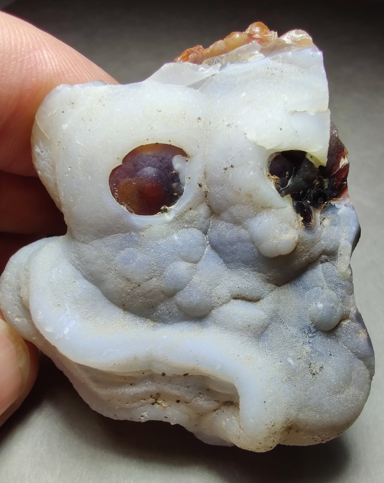 Fire Agate-Chalcedony, fluorescent. Aguascalientes, Mexico. 93 grams.