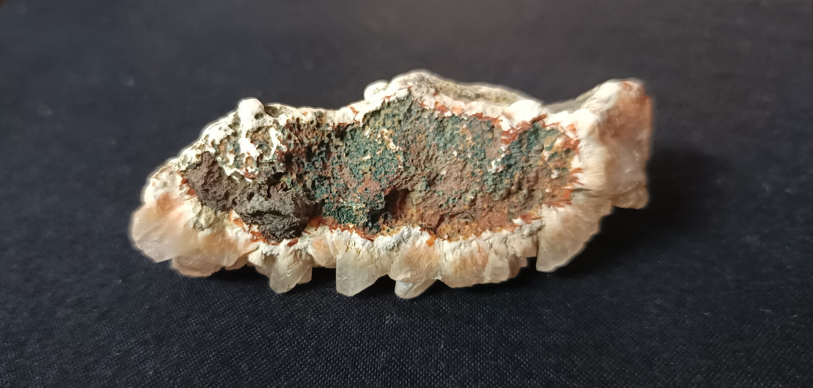 HEULANDITE WITH APOPOLLLITE NATIURAL MINERALS STONE