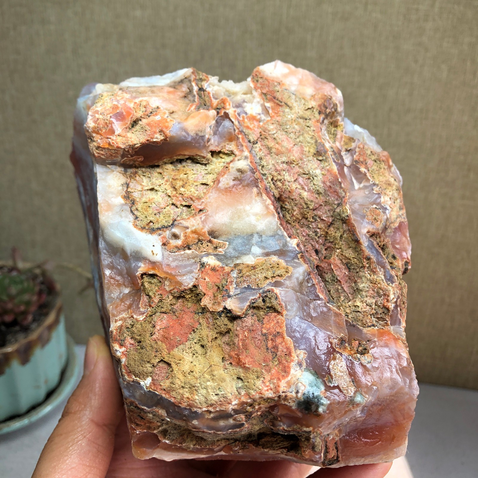 120mm Natural agate stone uncut block original Crystal specimens 1.6kg A3636