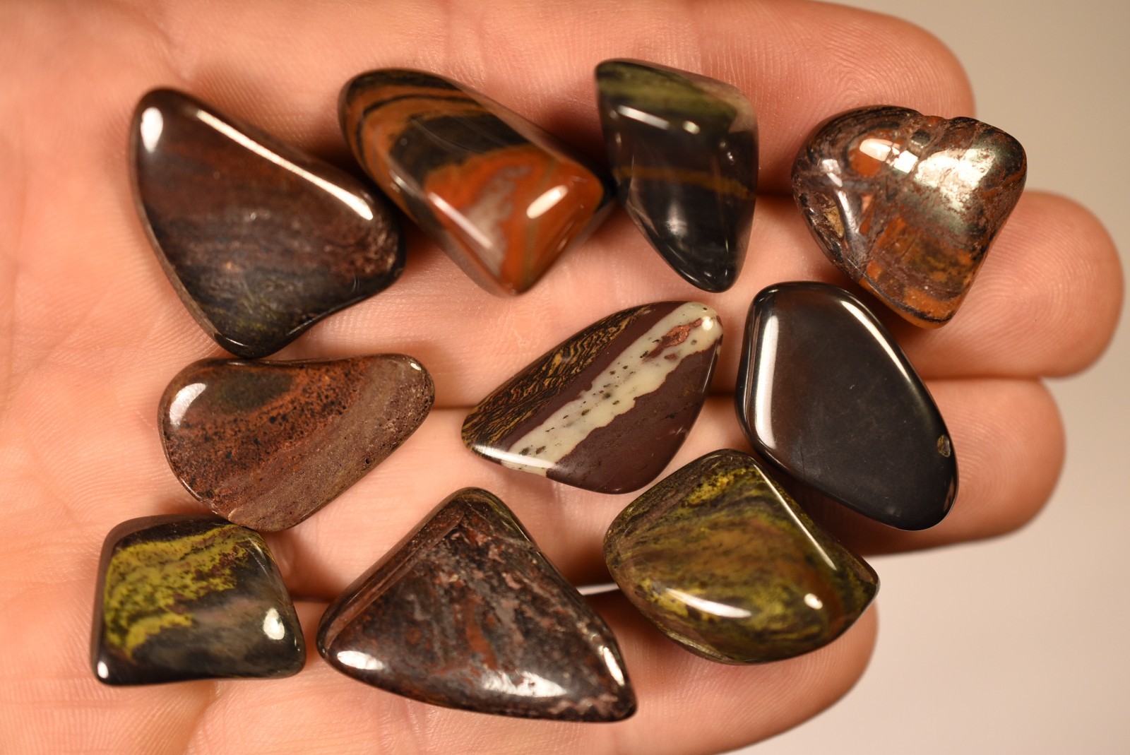 10 *MUGGLESTONE* Tumbled Stones 2-3cm 52.9g Natural Stone Hematite Jasper