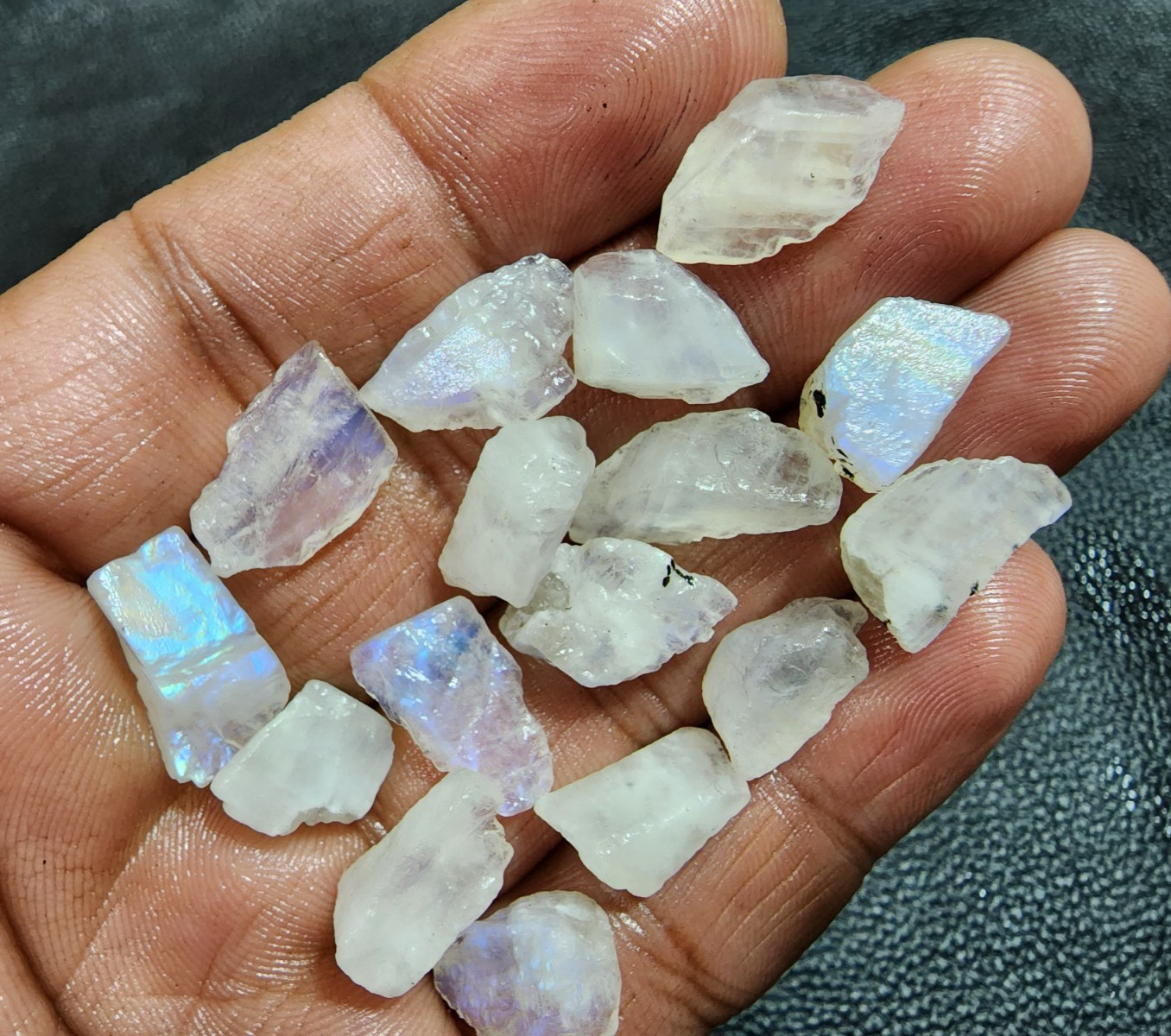 🌙 16pcs White Rainbow Moonstone Rough – Natural Gemstones 13–20mm, Blue Flash