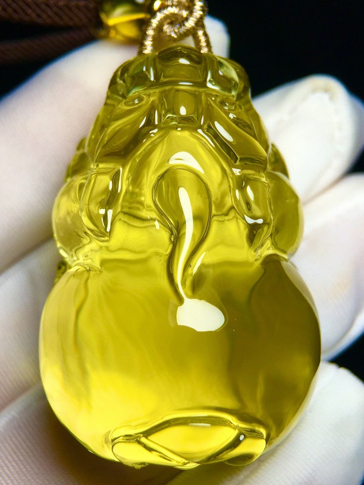 41.5*29.3*26mm A++ Natural Yellow Quartz Crystal Energy Pendant