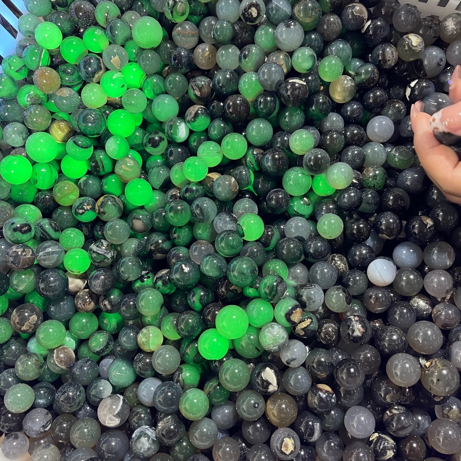 10pcs Volcanic agate Mini sphere crystal ball home decoration fluorescent agate