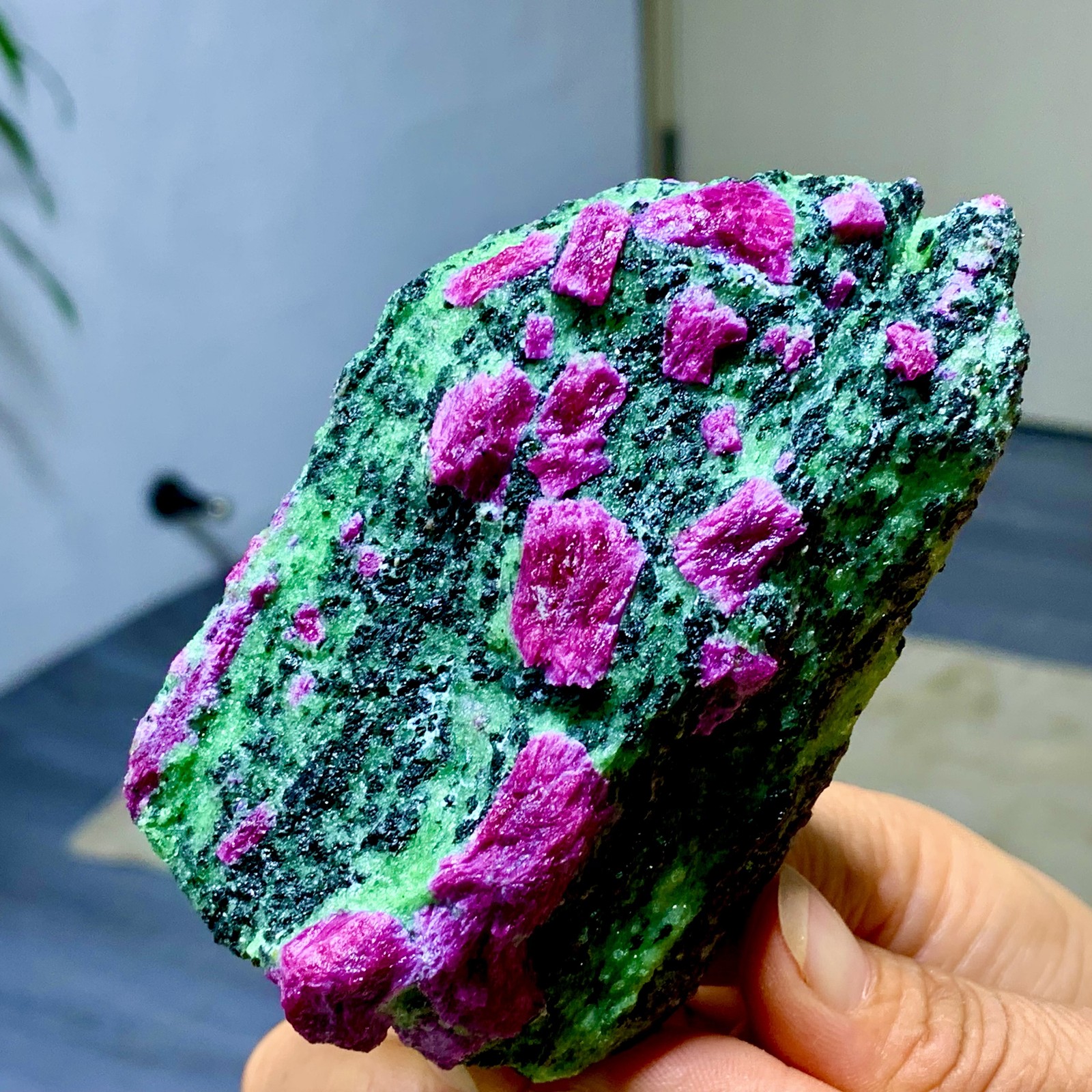 350G Natural green Ruby zoisite (anylite) crystal Chakra Healing Energy