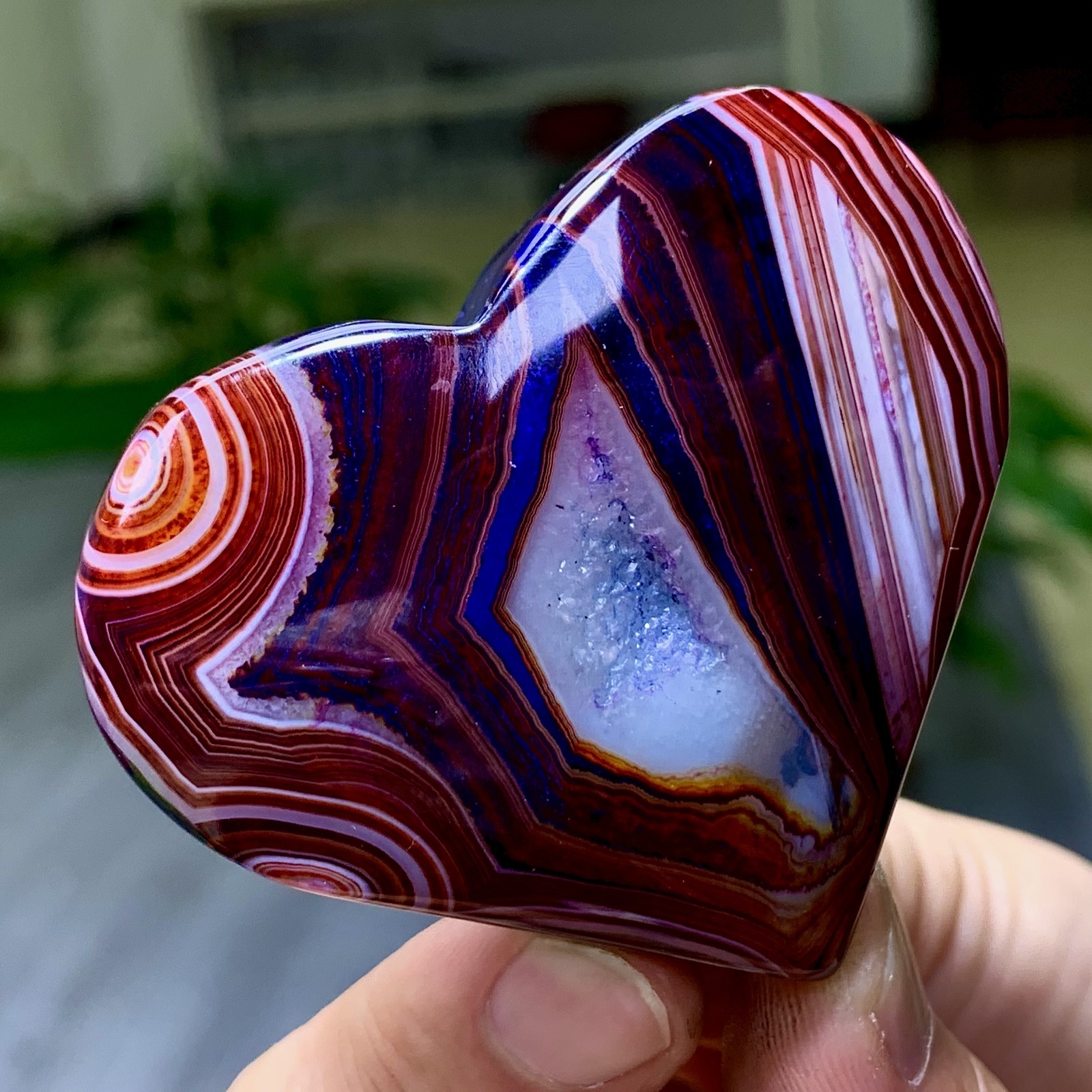 79G Natural colored striped agate crystal mineral heart shape