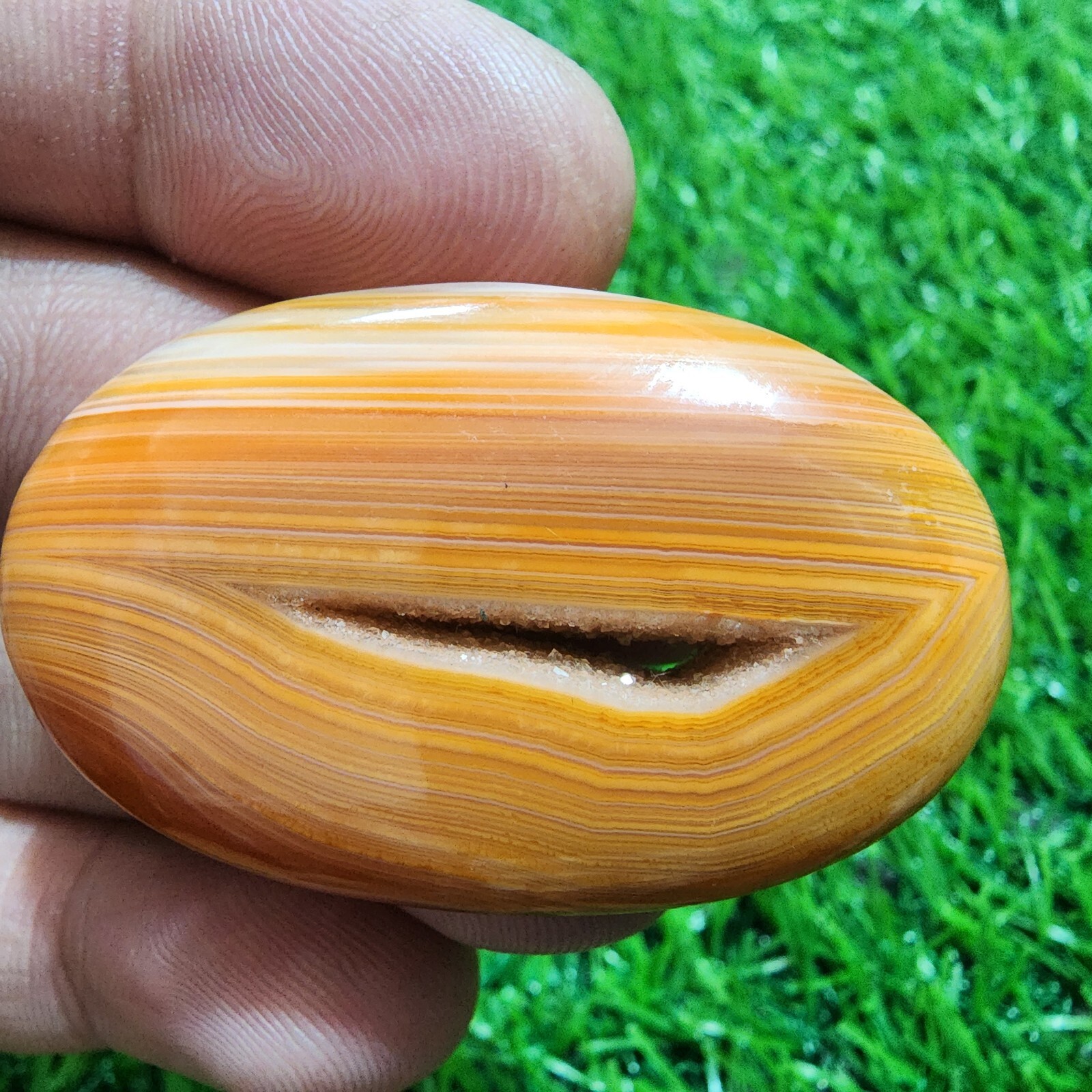 Good Quality Window Druzy Agate Oval Shape 102 Carat Gemstone Jewelry For Making