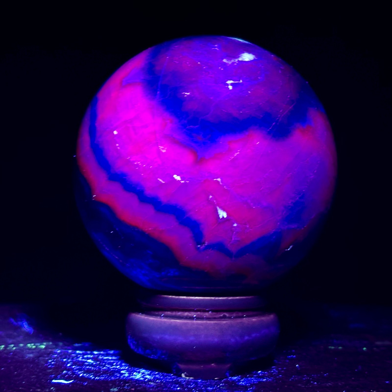 1.92LB Natural Black Rose Fluorite Sphere Decor/Fluorescent Glow Under UV Light