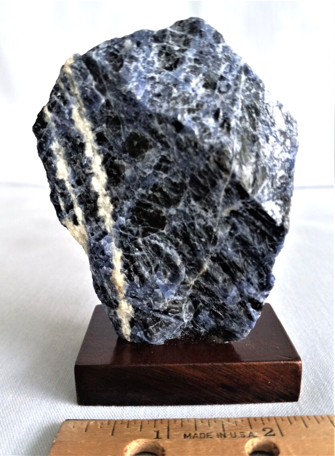 Genuine Brazilian Rough Sodalite Showpiece Specimen 2.5″x2,5″x3″, 227g