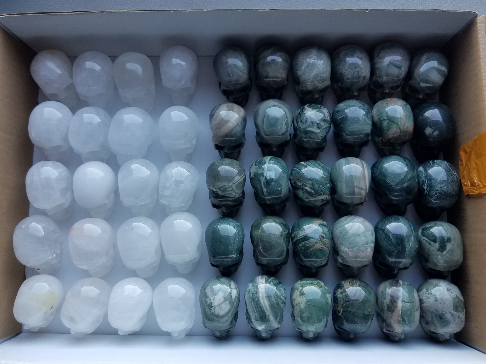 Lot of 50 Hand Carved Skulls Crystal Agate Realistic Carving 2 inches US SELLER