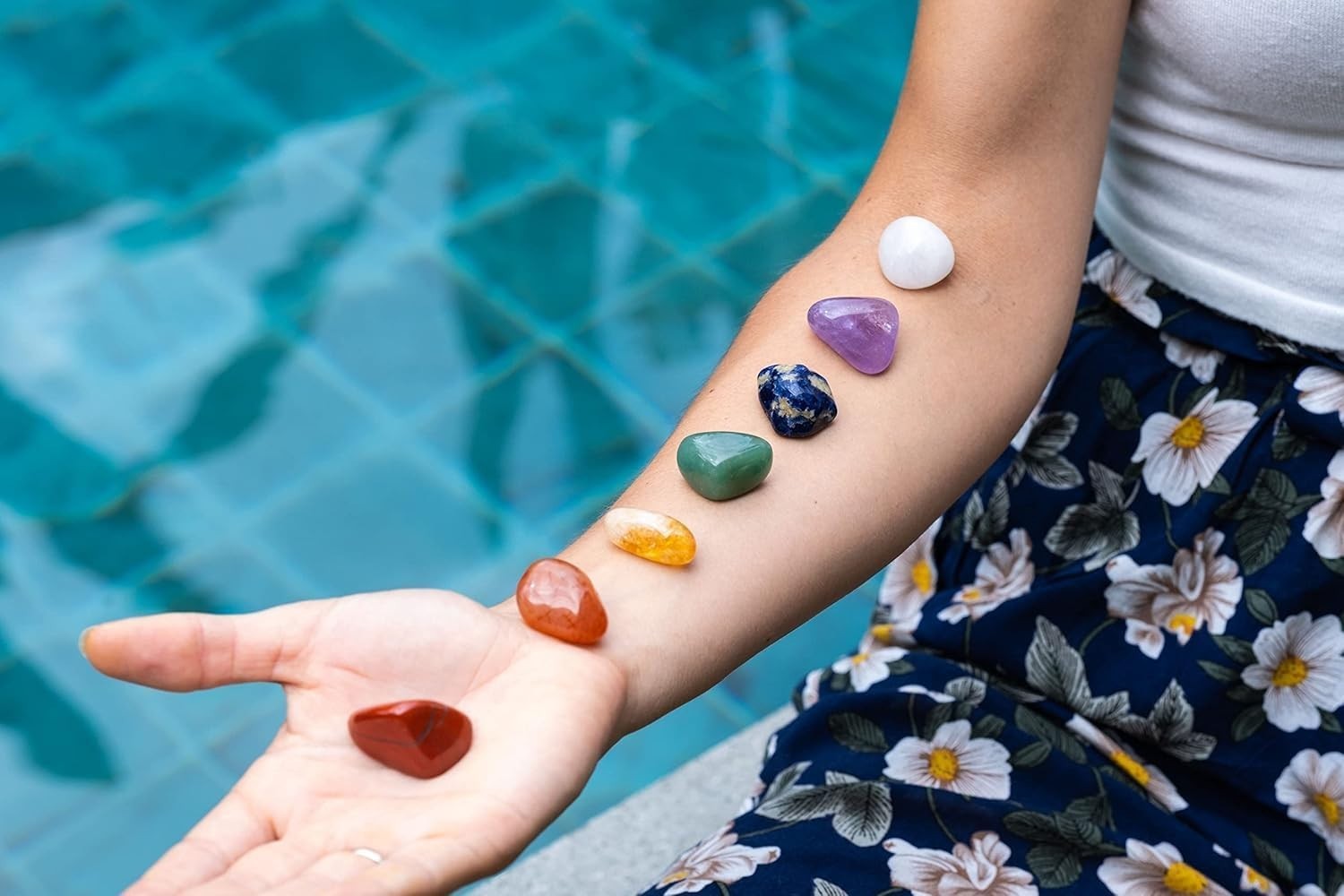19-Piece Deluxe Chakra Crystal Healing Set – Beautifully Boxed Gift for Wellness
