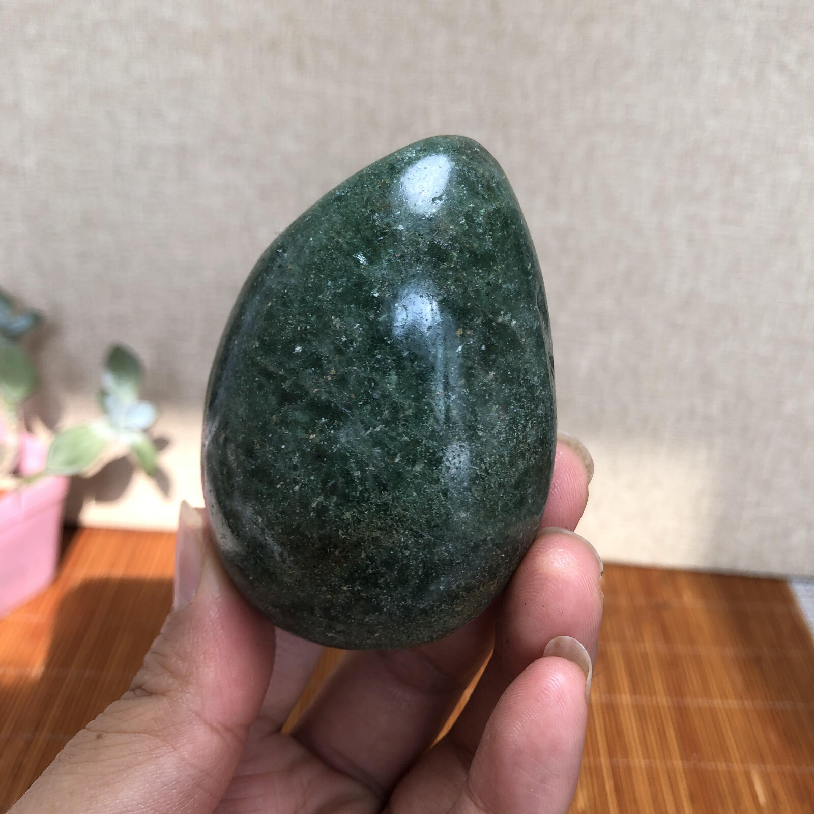71mm Natural Green Strawberry quartz crystal egg shaped healing 176g A3677