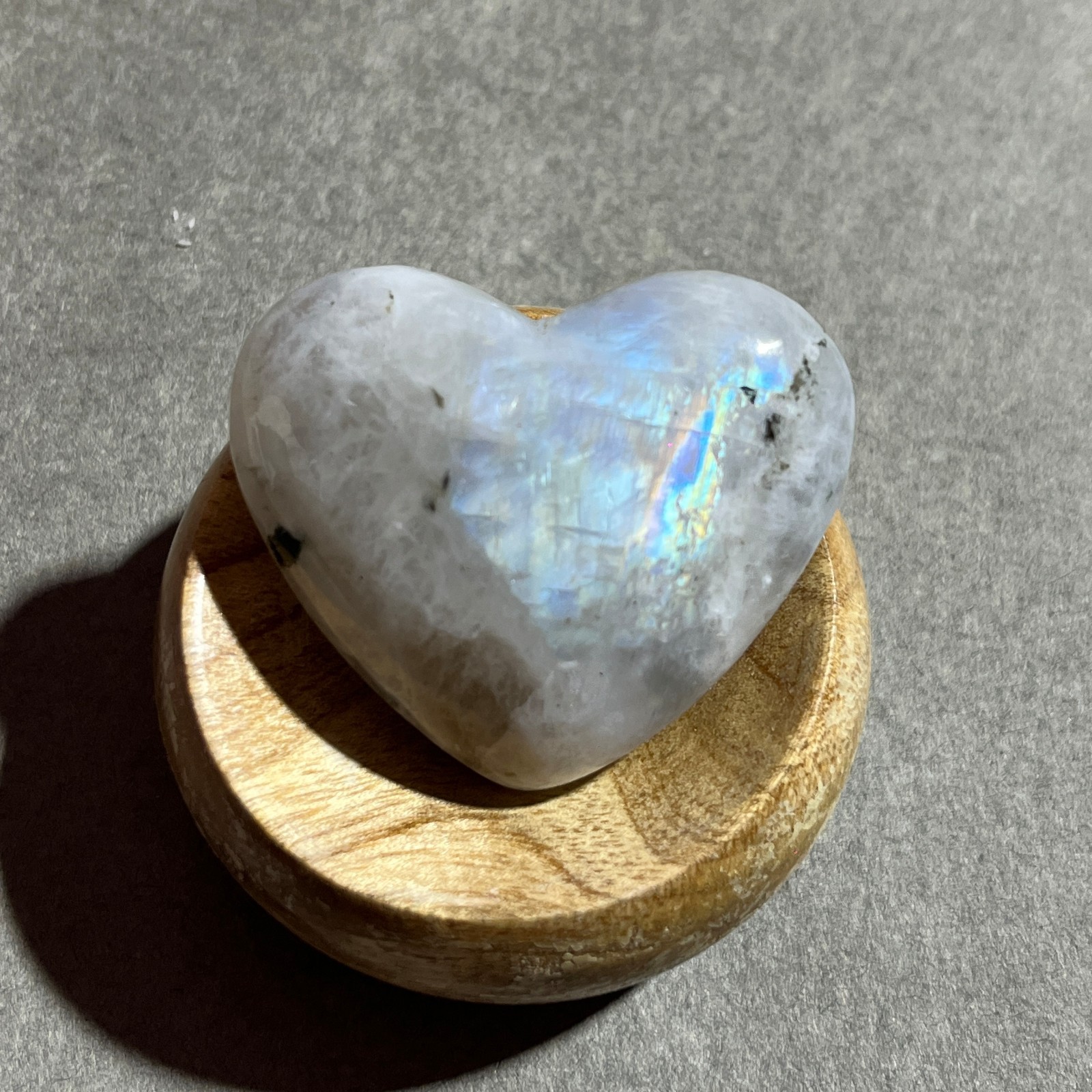 AAA Rainbow Moonstone Heart Palm Stone Reiki Meditation Crystal 40g 43x37mm
