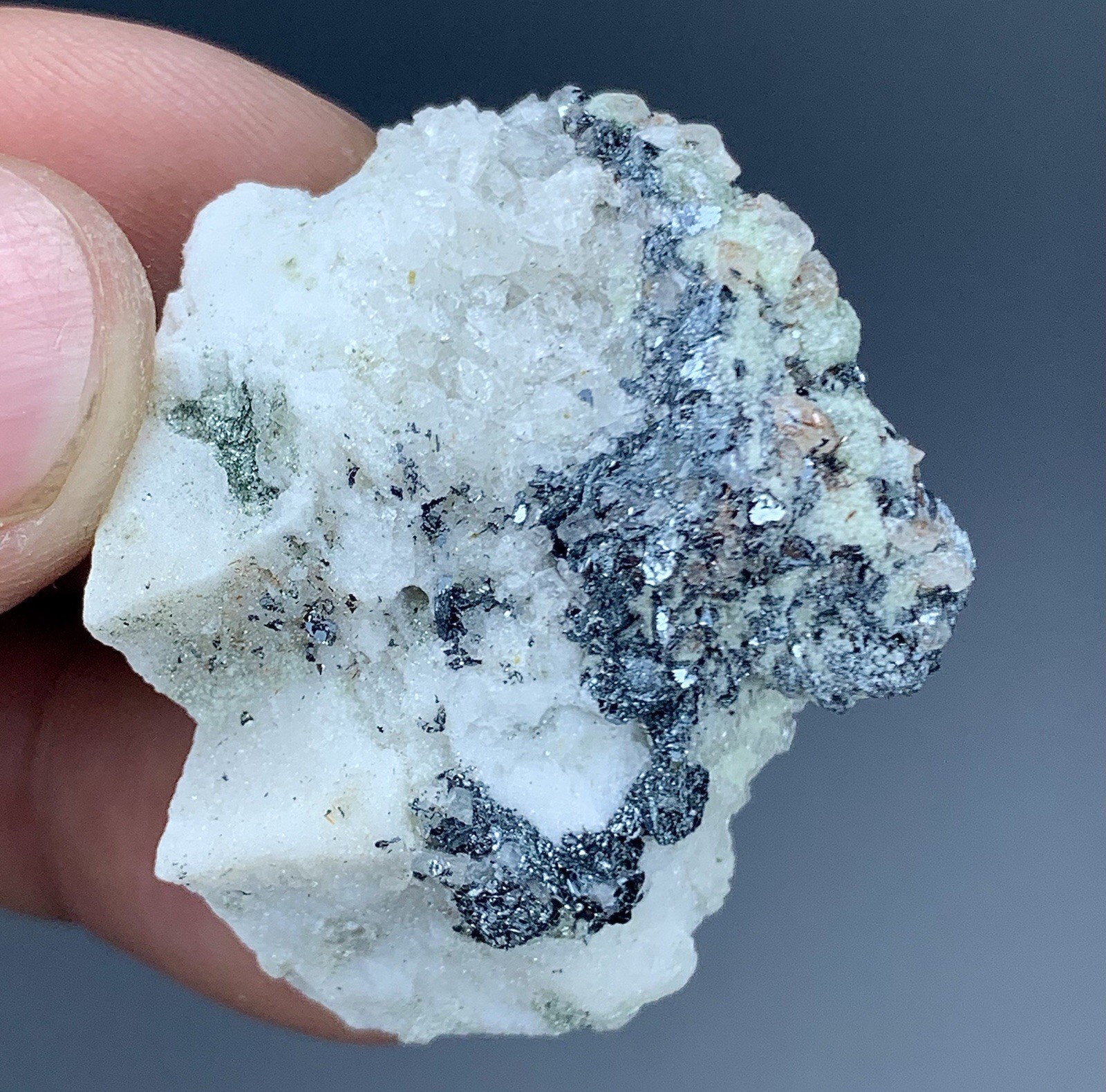 Hematite Crystal Bunch/ Home Decor Pakistan Mineral 33 Gram