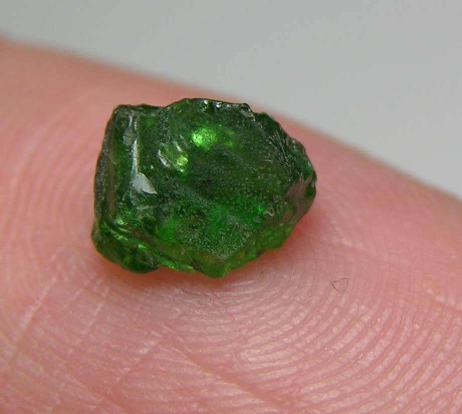 #1 Cambodia 100% 1.0ct Natural RARE Rough Raw Tsavorite Garnet Crystal Specimen