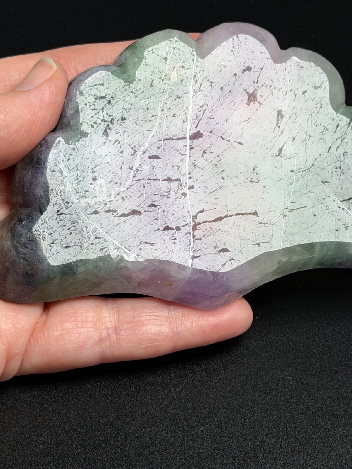 Natural Fluorite Shell Dish Bowl Hand Carved Stone Healing Crystal UVs 182g 4″