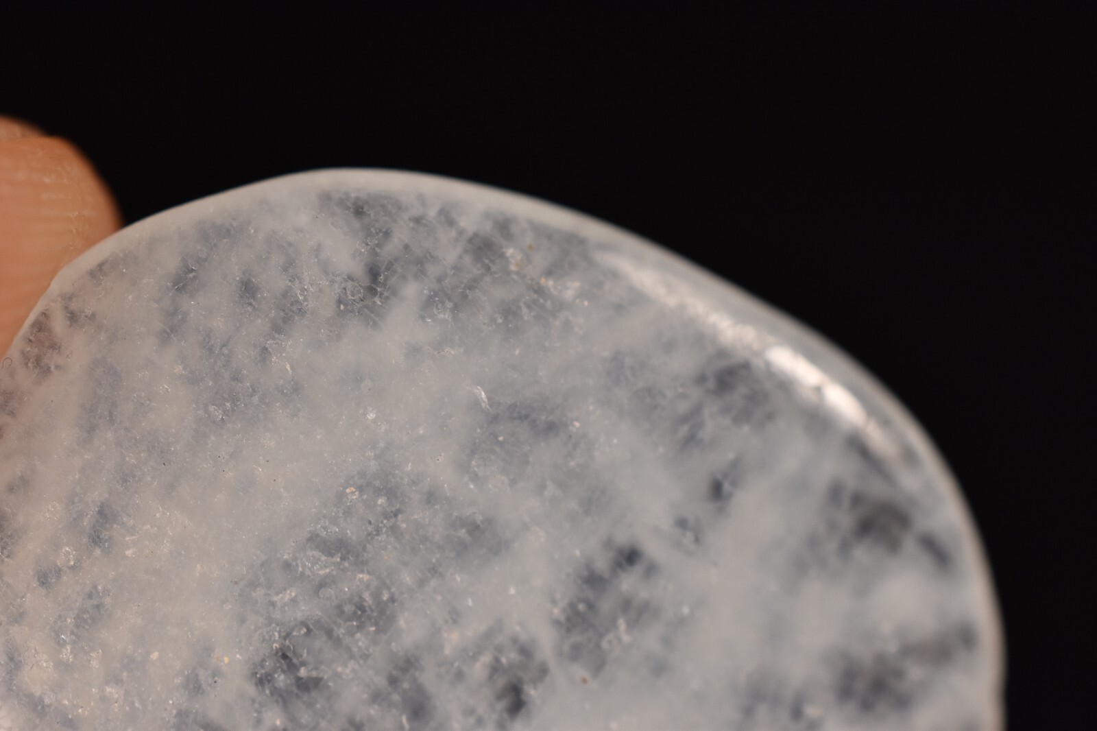 *AQUAMARINE* Flat Stone 2.8cm 4.4g Palm Tumbled Natural Healing Crystal