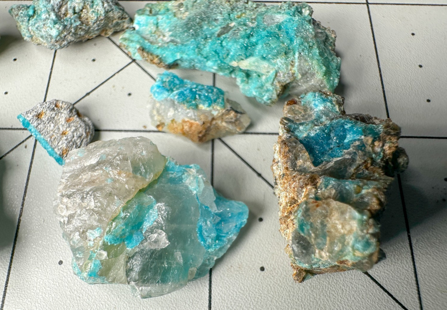 ➤ Lot of 22.7g – Multiple TURQUOISE Crystal Specimens (8) Lynch Station VA ➤1133